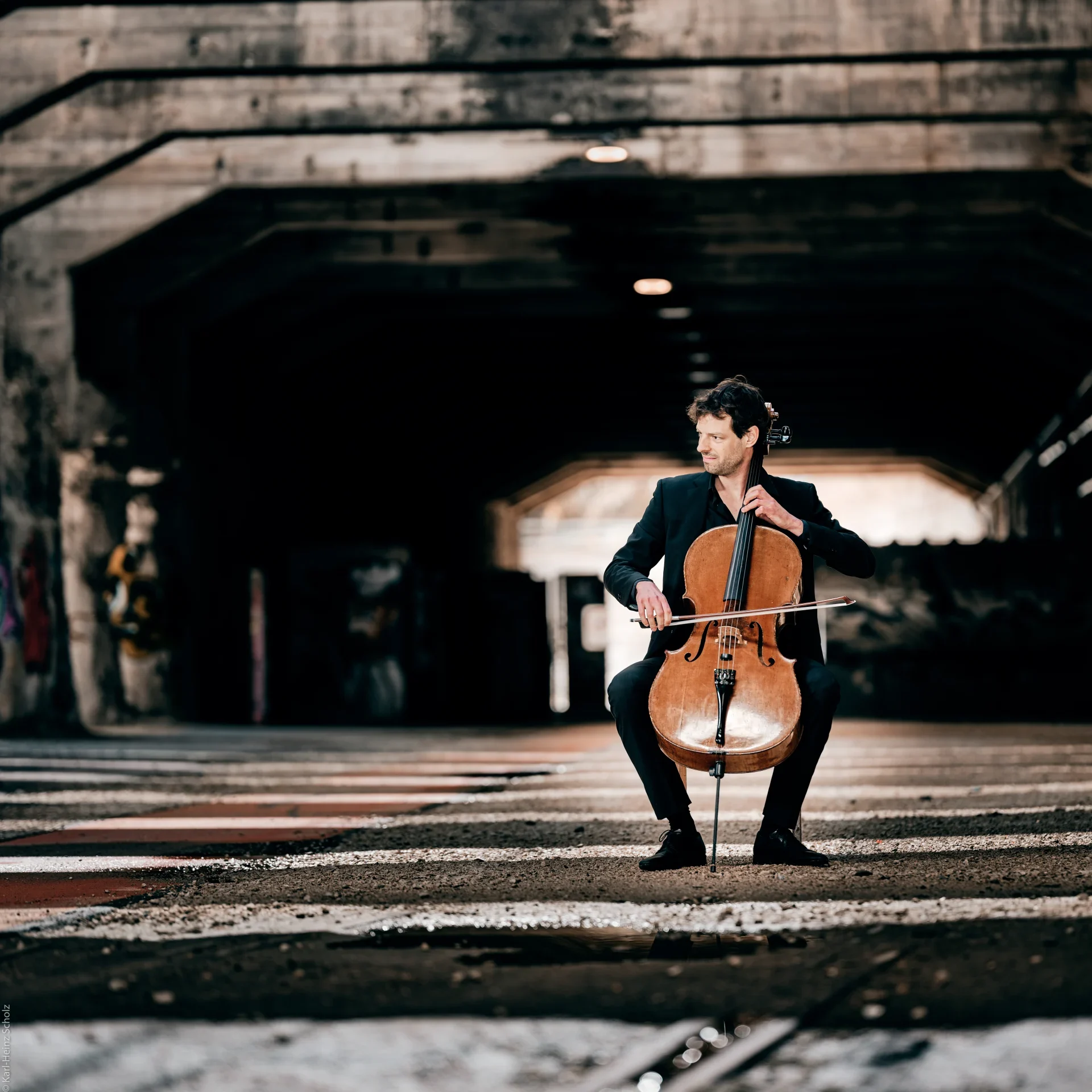 Andreas Graf live auf der Bühne – Schweizer Konzertcellist