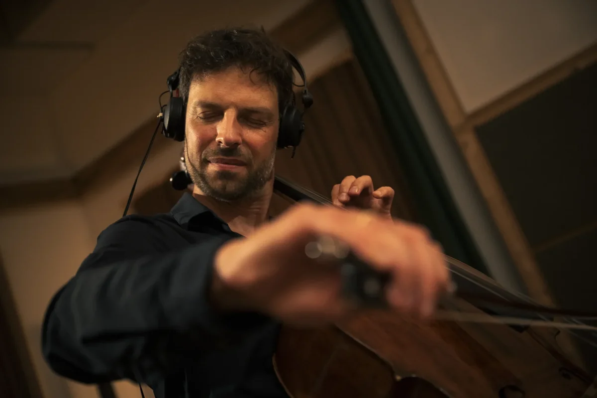 Andreas Graf bei den Cello-Aufnahmen zum HOPE-Album
